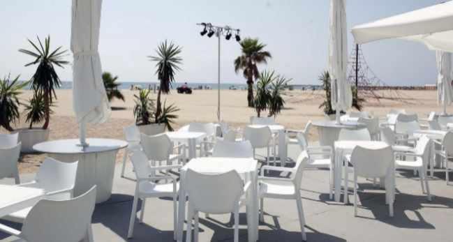 Apart Port Arenal Con Terraza Y Piscina Буриана Екстериор снимка