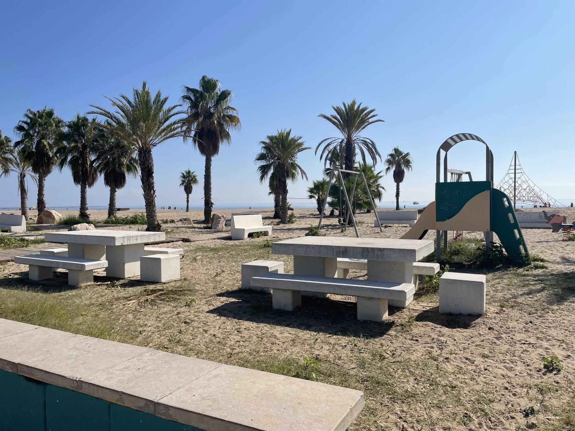 Apart Port Arenal Con Terraza Y Piscina Буриана Екстериор снимка