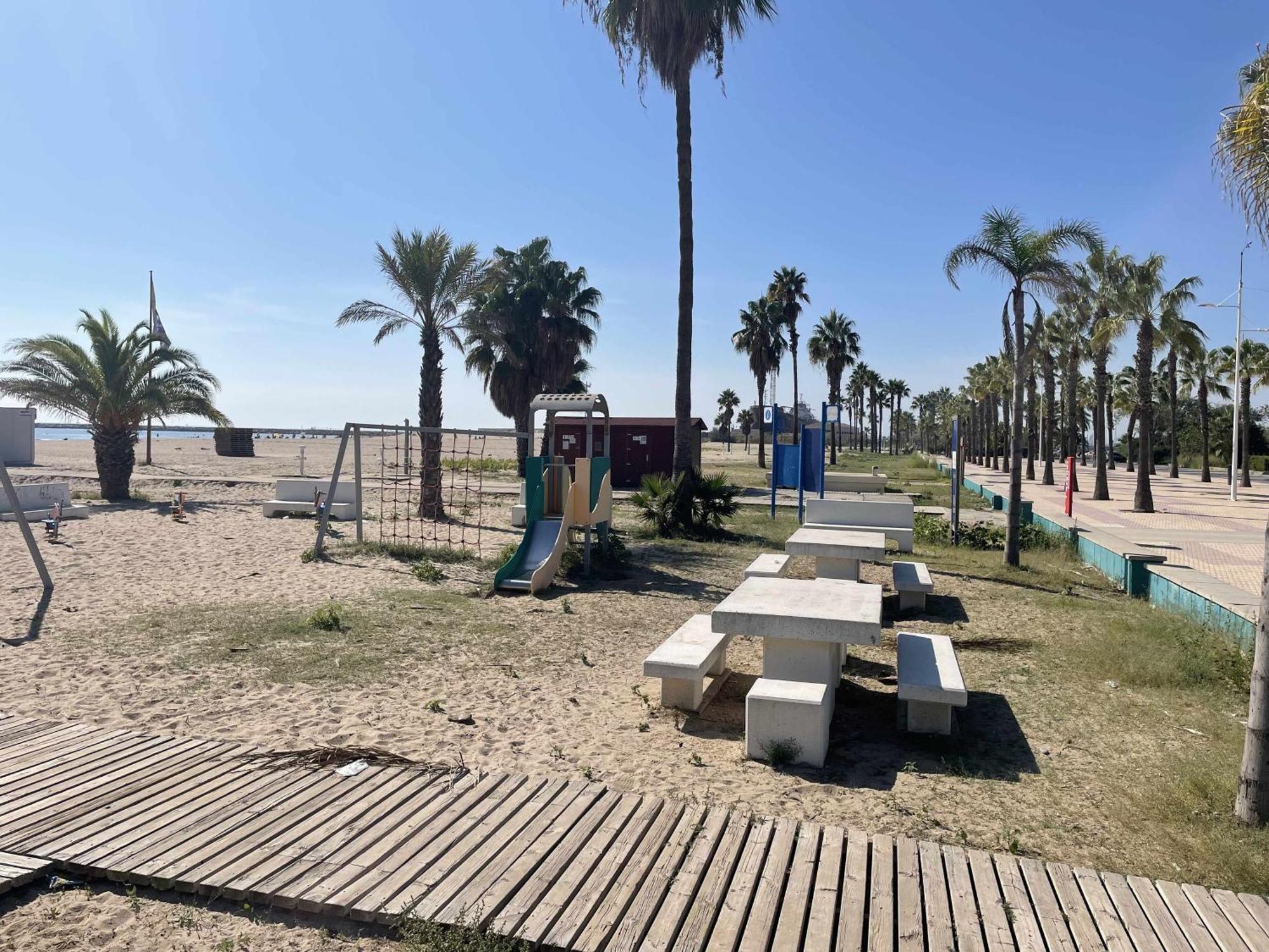 Apart Port Arenal Con Terraza Y Piscina Буриана Екстериор снимка